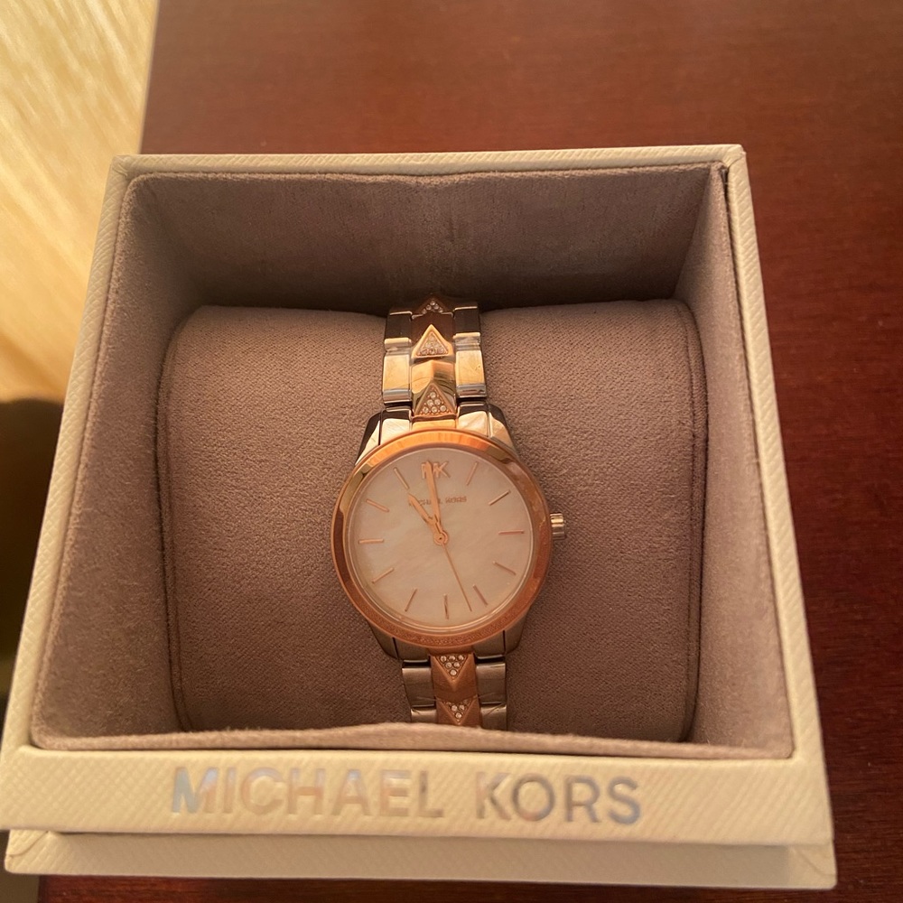 NWT Michael Kors  watch